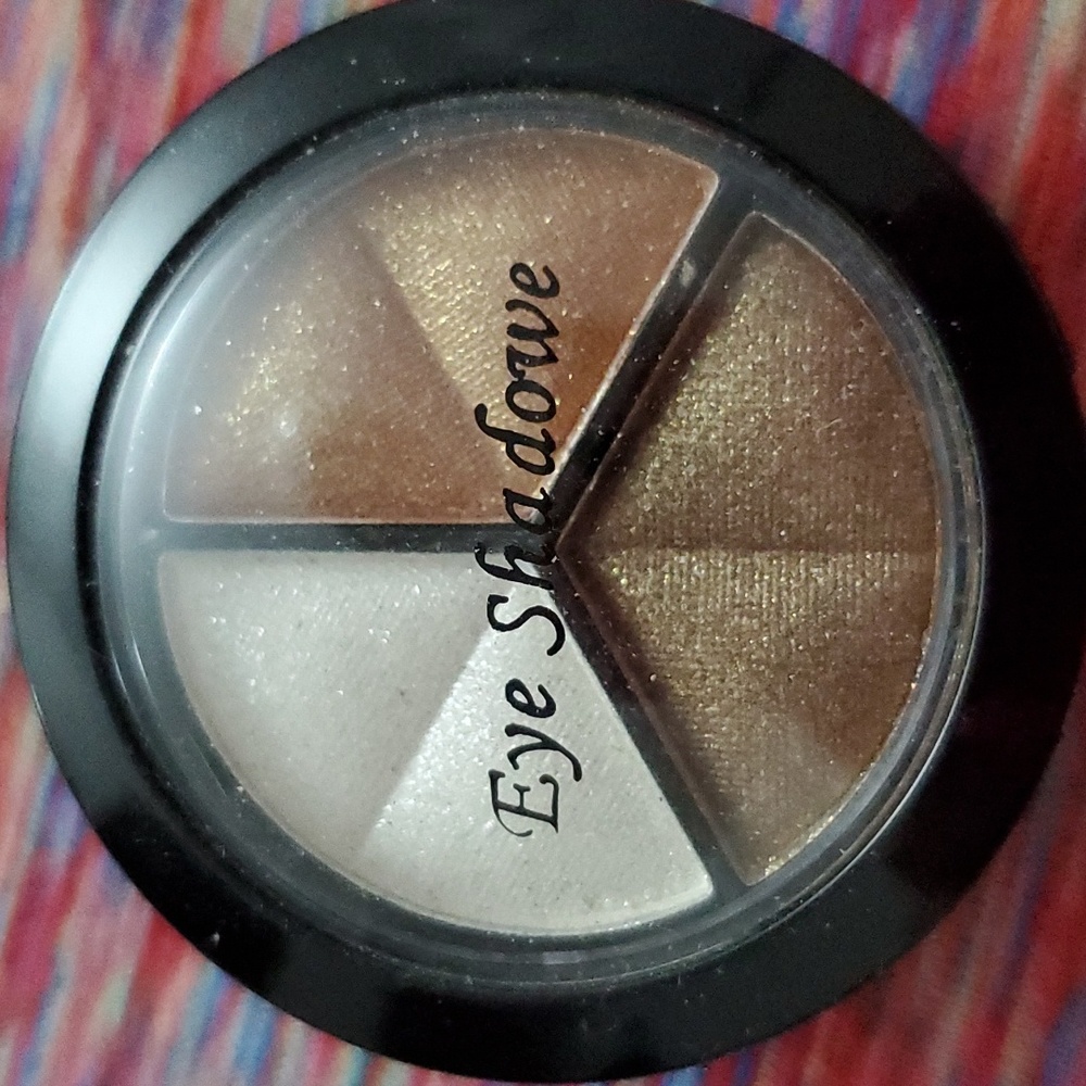 Eyeshadow - Picture 2 of 3